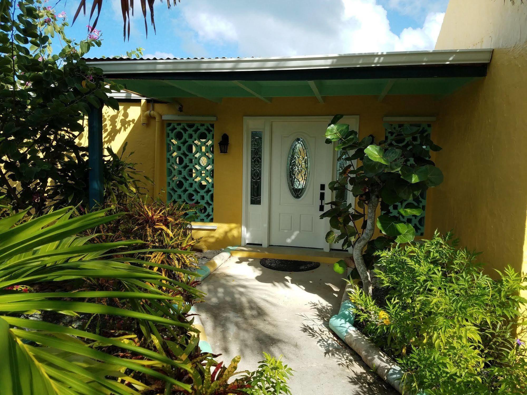 Carringtons Inn Saint Croix Island Экстерьер фото