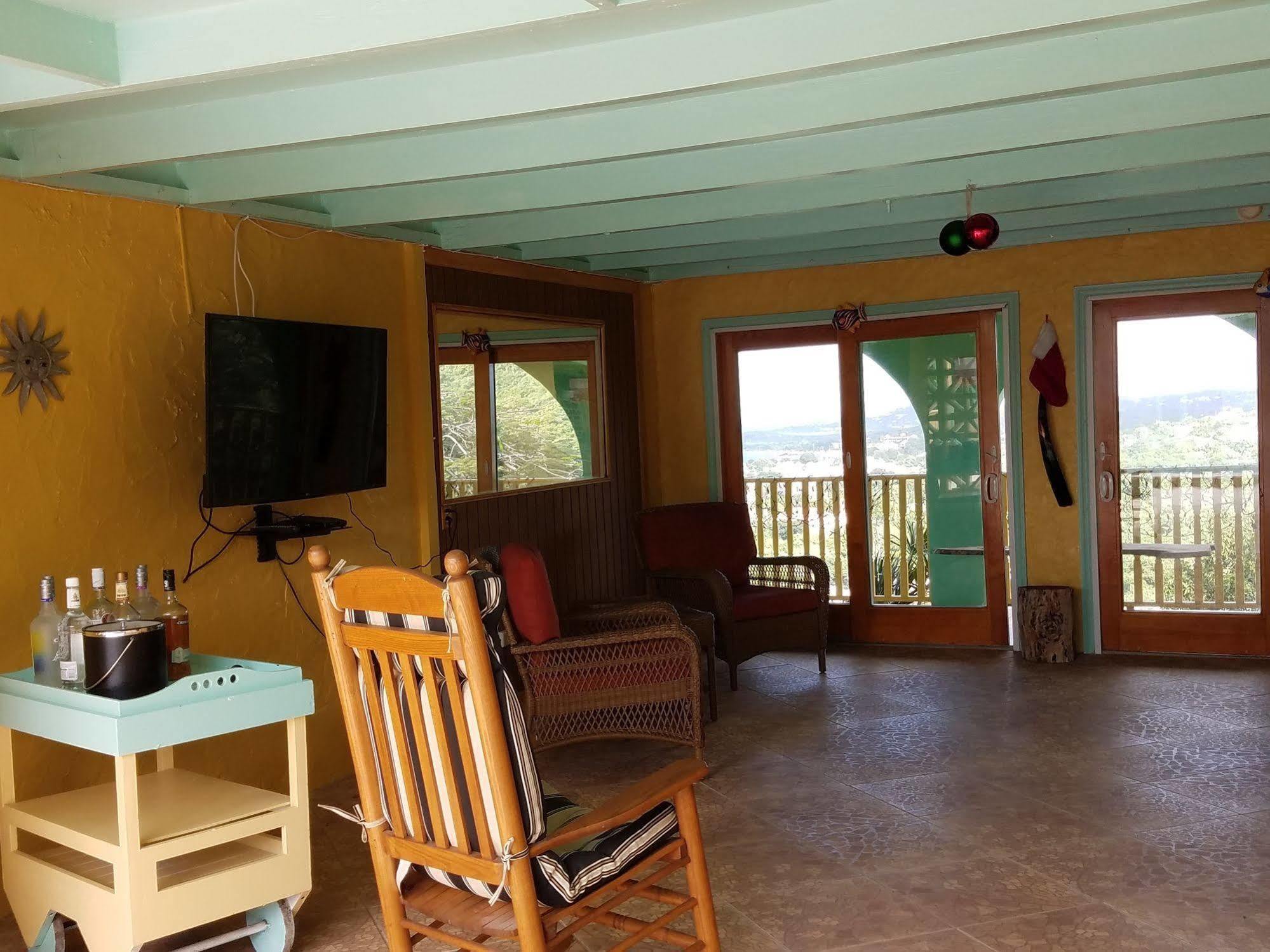 Carringtons Inn Saint Croix Island Экстерьер фото